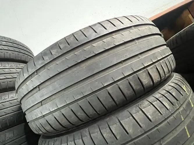 Pneu 235/55/19 Michelin  80 % Vida Util