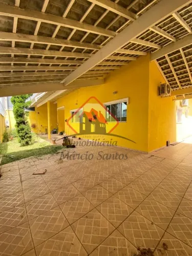 Alugo Casa Comercial proximo a Smart Fit em Taubaté.