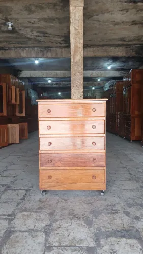 Cômoda 5 gavetas