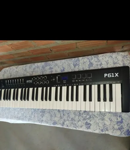 Controlador Midi AMW PX61
