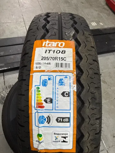 Par de Pneu Itaro Aro 15 IT108 205/70R15C 106/104R