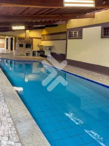 Casa à venda em Capim Macio (Natal/RN) | 3 suítes - 400m²