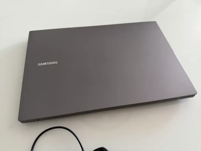 Notebook Samsung Book - Intel Core i5 11ª Geração - 8GB RAM - 256GB SSD - Impecável!