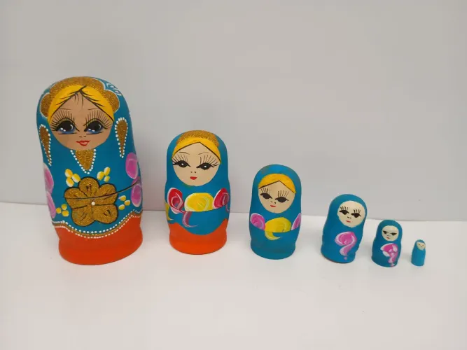 Boneca de Madeira Matrioska Russa com 6 peças