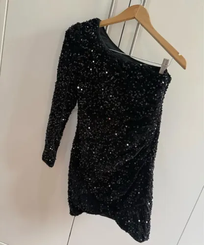Vestido paetê preto