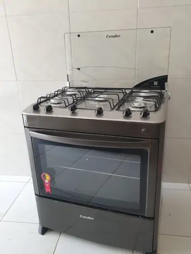 Fogão Esmaltec 4 bocas com tampa de vidro