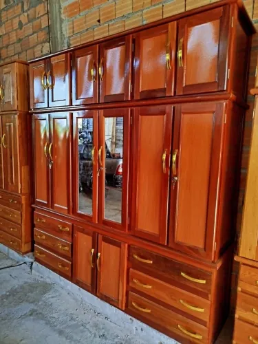 Guarda roupa de casal madeira MAÇARANDUBA novo!