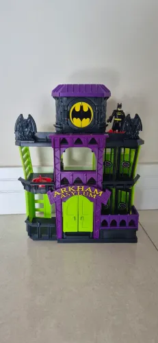 Brinquedo asilo do Batman