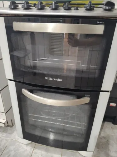 Fogão Electrolux semi-novo, 4 bocas, 2 fogões independentes, funcionando 