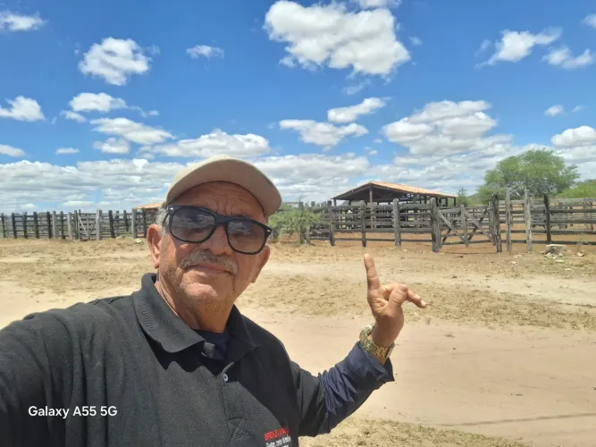 Maravilhosa fazenda produtiva com margem do rio paraguaçú  em Iaçú Bahia