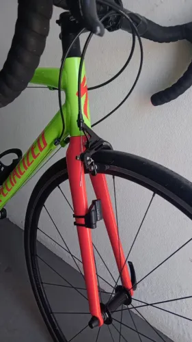 Bike Speed Specialized Allez Sport . Muito nova ( pouco rodada)