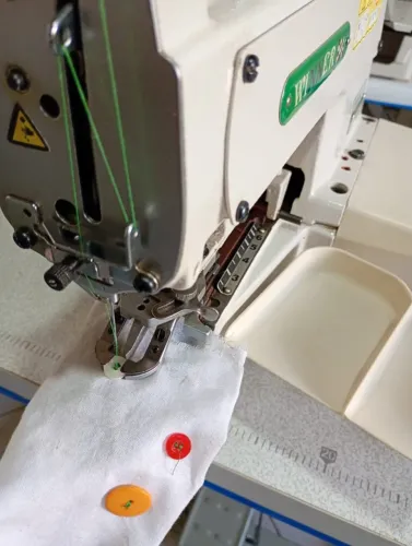 Botoneira Industrial Marca Winner com mesa