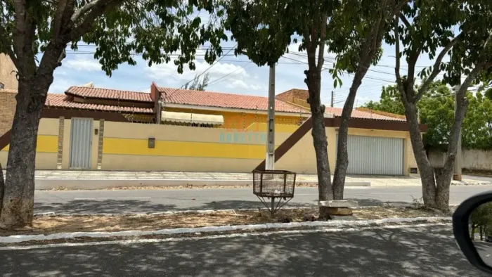CÓD: 5183. Casa Comercial ou Residencial para Venda no bairro Costa e Silva, localizado n