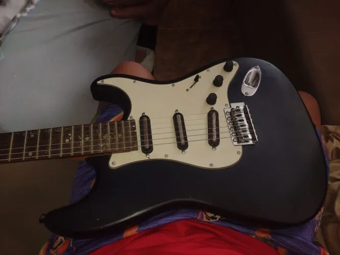 Guitarra stratorcaster 