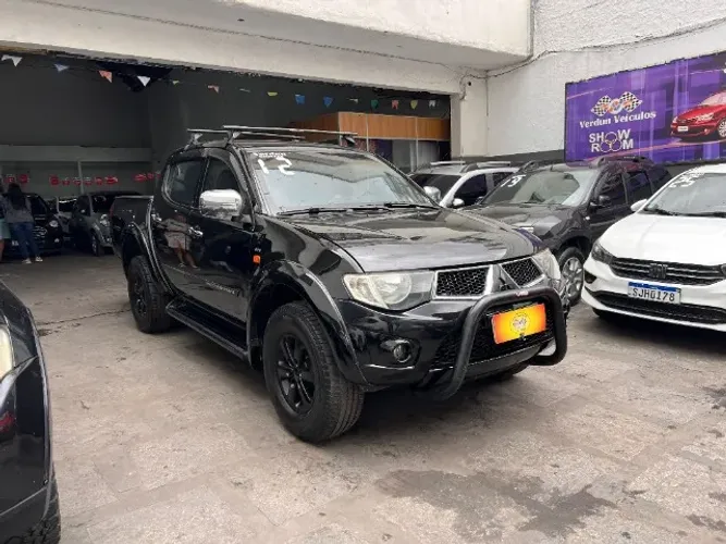 Mitsubishi L200 Triton HPE 3.2 Turbo Diesel Automática - Blindada! Nova demais!