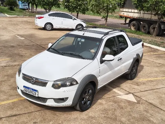 Fiat Strada Trekking 1.6 16V Flex CD 2015