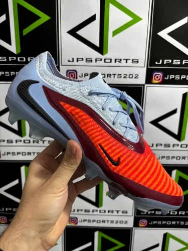 Chuteira Nike Phantom