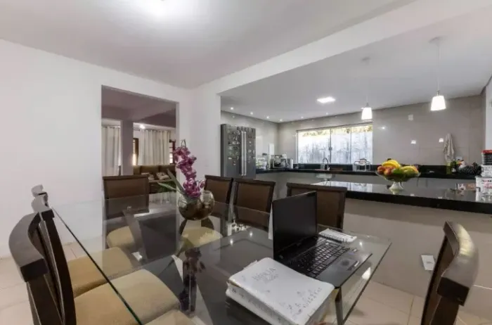 CASA COM PISCINA NO CONDOMINIO MANSÕES ENTRE LAGOS