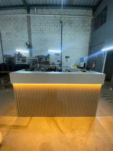 Balcão recepção MDF Com led RIPADO - Fabricamos sob encomenda 