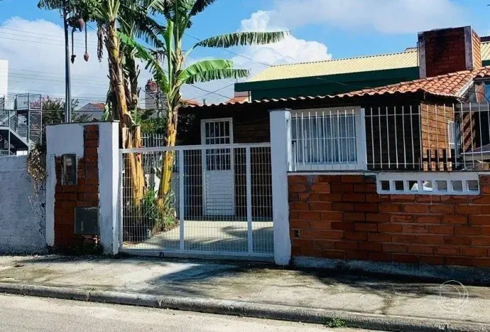 Casa para Venda em Florianópolis, Canasvieiras, 2 dormitórios, 1 suíte, 2 banheiros, 1 vag