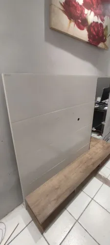Painel para TV com Espelho e Prateleira
