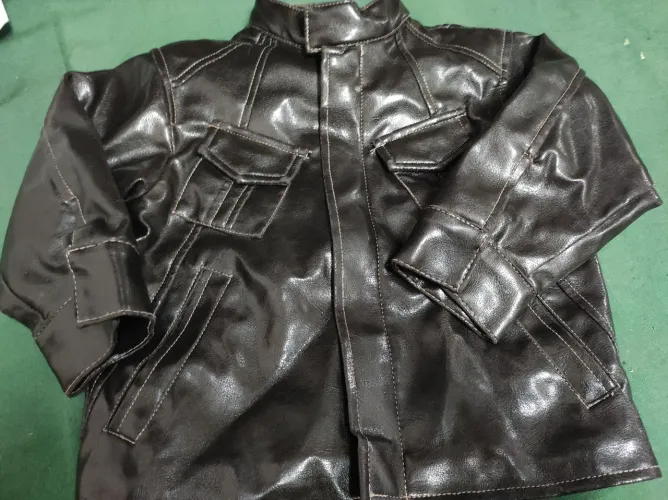 Jaqueta de Couro Infantil - Estilo e Conforto