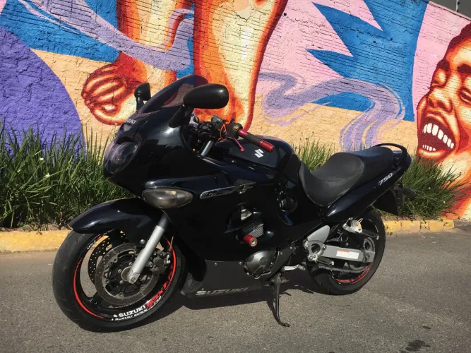 Suzuki Gsxf 750 a Venda