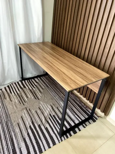 Mesa Industrial Home office e para Estudo 100% MDF base em aço modelo Reta