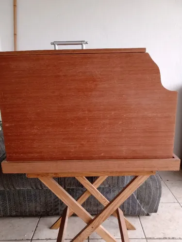 Cooler box de madeira revestida ideal para comércio 