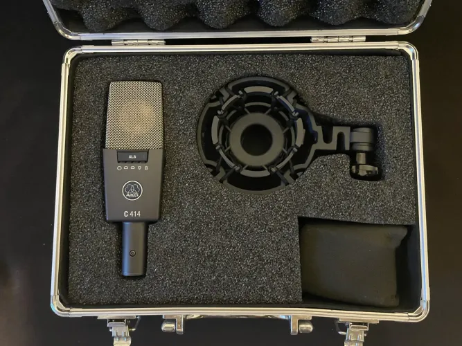 Microfone AKG C414