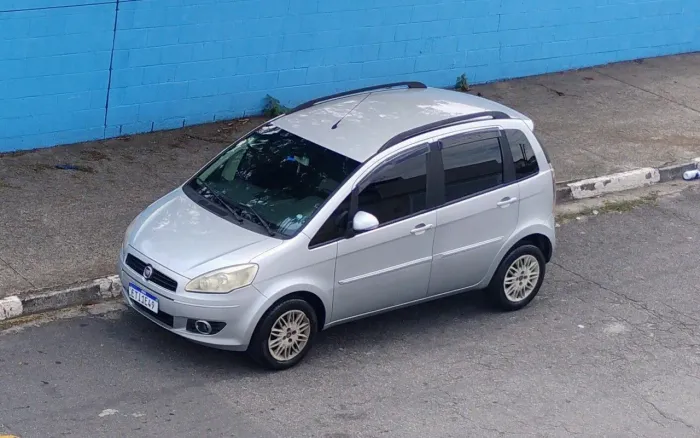 Fiat Idea Attractive 1.4 Fire Flex 8V 5P 2011