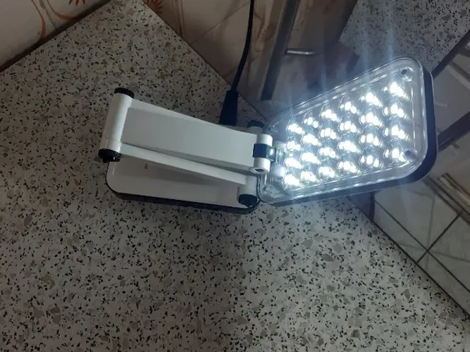 Luminária de led portátil para pc, notebook, recarregável e dobrável.