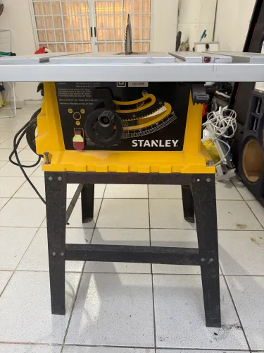 Serra de Bancada 10 Pol 1800W 220v SST1801-B2 Stanley, semi nova. 