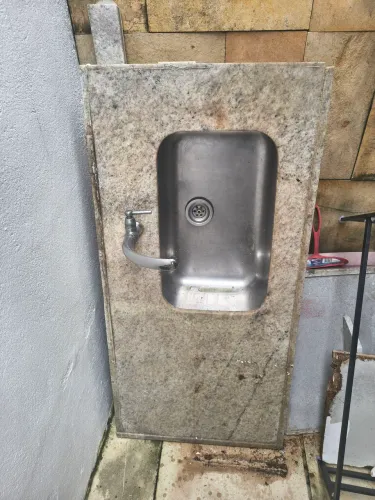 Pia de Granito com Cuba e Torneira 