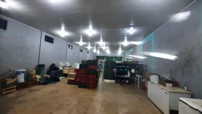 Aluga ponto comercial
