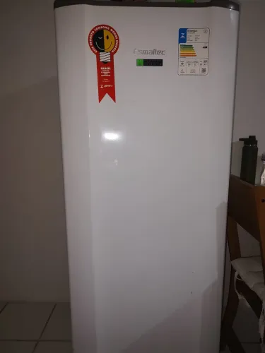 Geladeira 245L Esmaltec