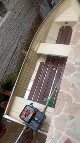Barco com motor