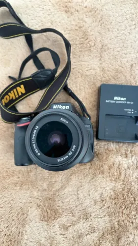 Nikon D5100 + Lente Nikkor 18-55mm
