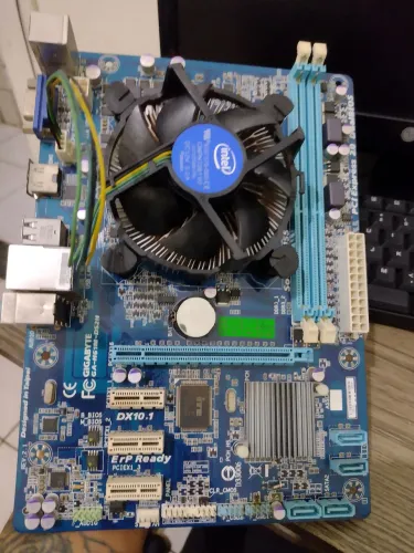 Placa mãe gigabyte ga-h61m-ds2h ddr3 com cooler Intel