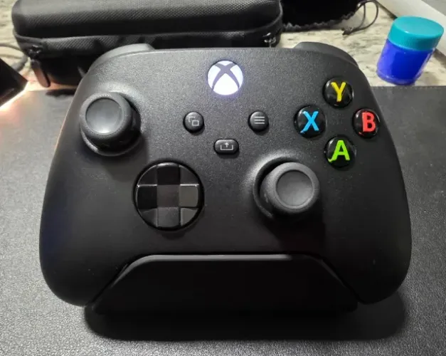 Controle Xbox Series Carbon Black em excelente estado 