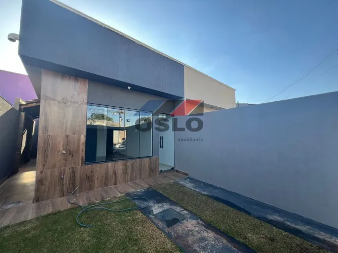 CASA COM 02 QUARTOS SENDO 01 SUÍTES, GARAGEM, LOCALIZADA NO RESIDENCIAL FORTEVILLE-GOIÂNIA