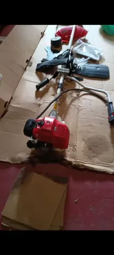 Tem uma roçadeira nova Toyama para vender se tiver alguém interessado zap *86