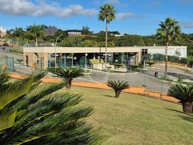 Terreno no Alphaville Nova Esplanada com Vista para Área Verde