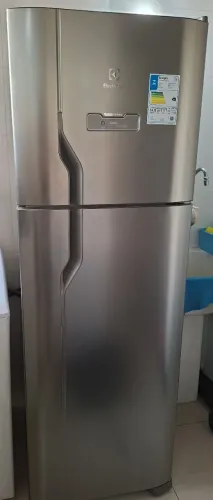 Geladeira Eletrolux 371 litros - 220 volts. Pouquíssimo uso, em ótimas condições.