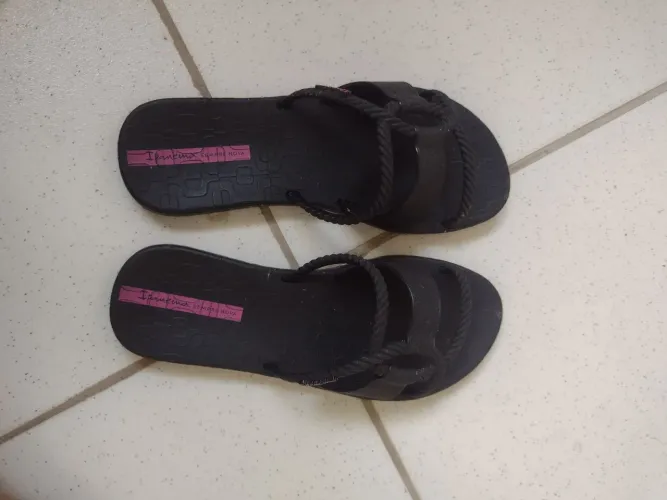Chinelo feminino preto n° 36