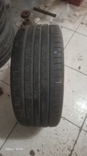 Peneu 215/40/18