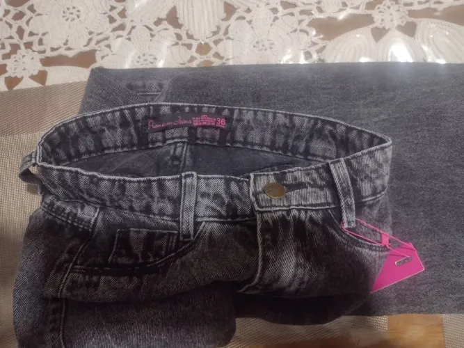 Calça jeans número 36 nova da marca Premium jeans, cintura alta preta