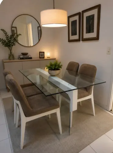 Mesa de jantar com 4 Cadeiras 1.60 X 0.90m