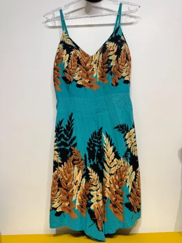 Macacão curto feminino