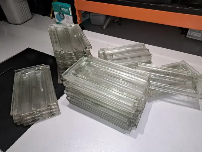 Telha de vidro marca Prismatic modelo francesa